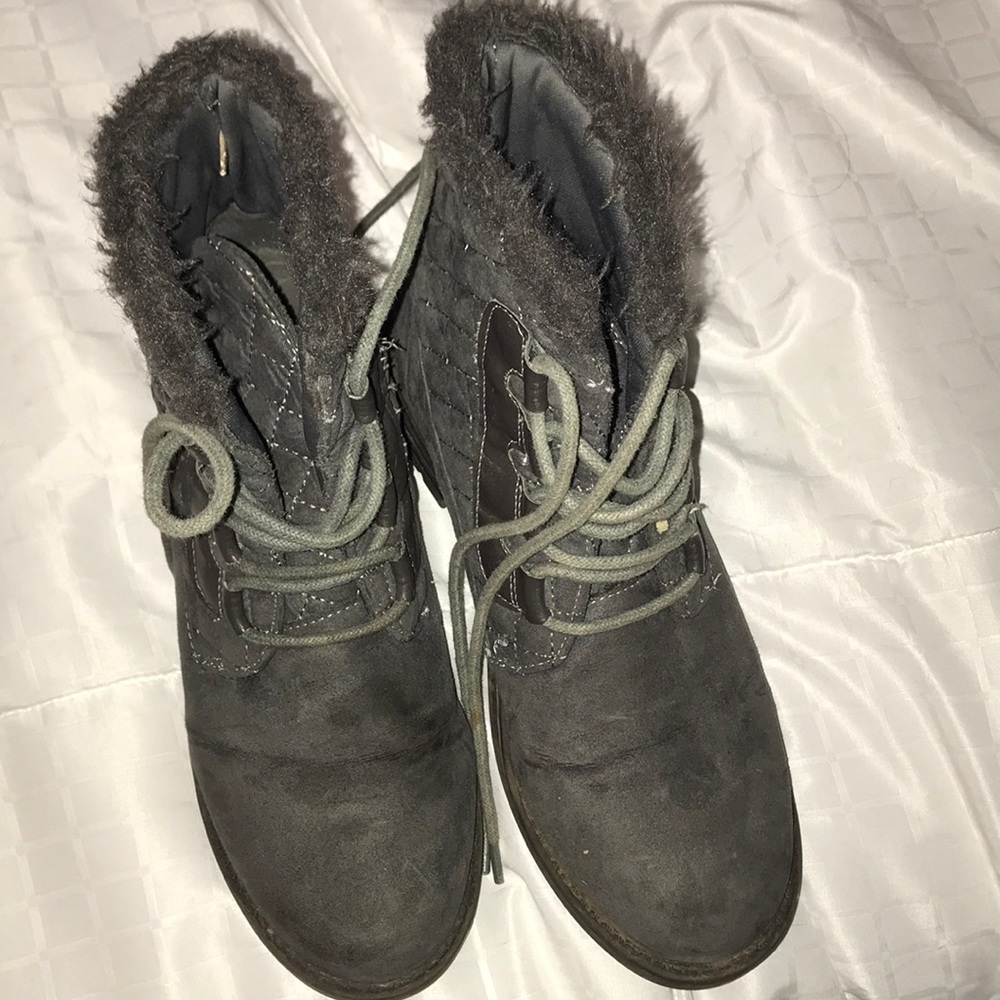 ESpirt Grey boots worn a few times